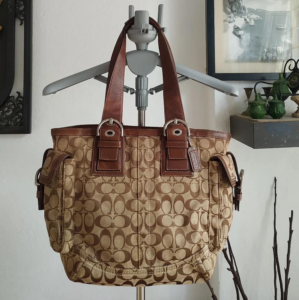 Coach Signature Brown Canvas Gallery 10079 Large Carry All Zip Up Shoulder Purse - Picture 1 of 17